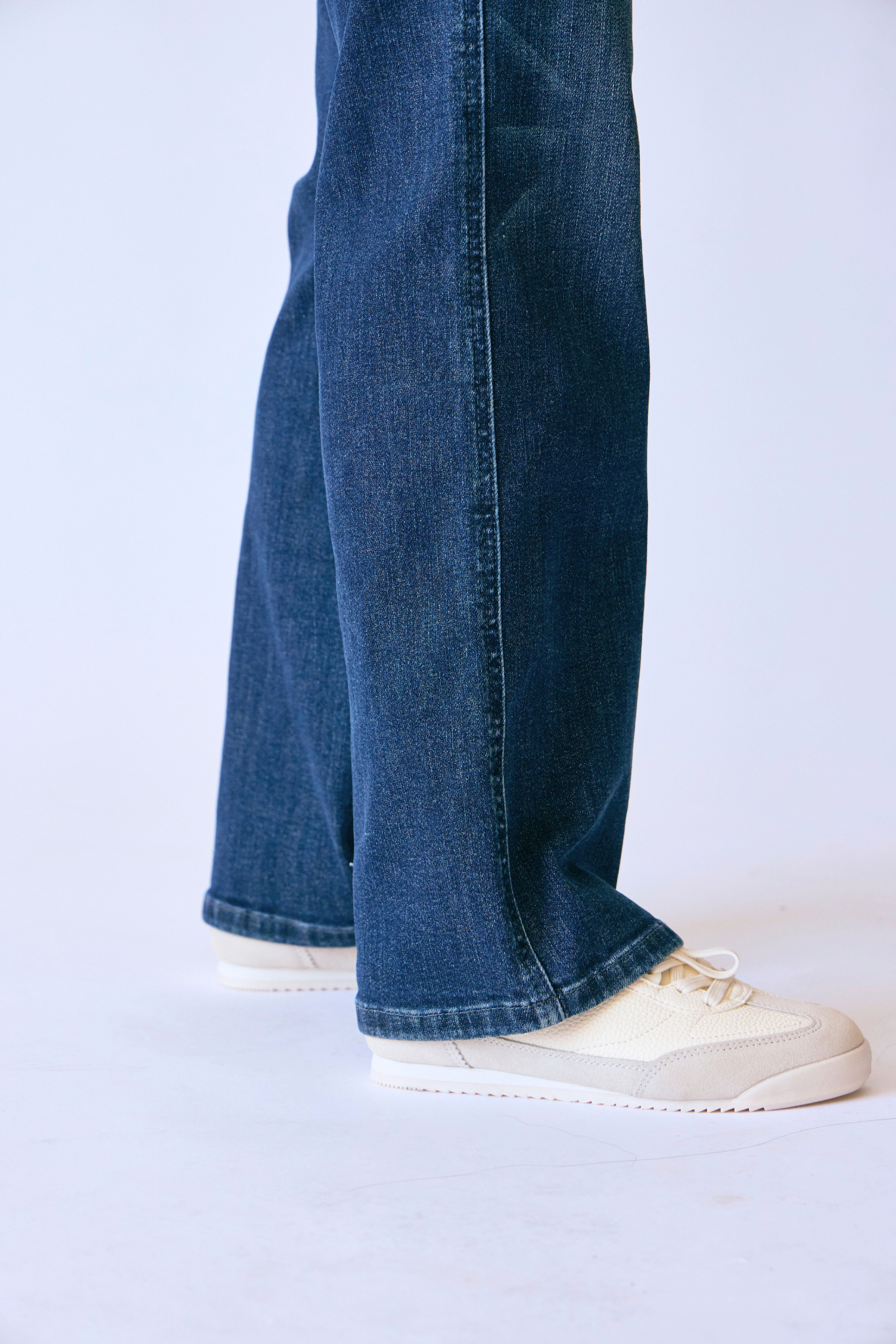 Mid-Rise Petite Straight Jeans