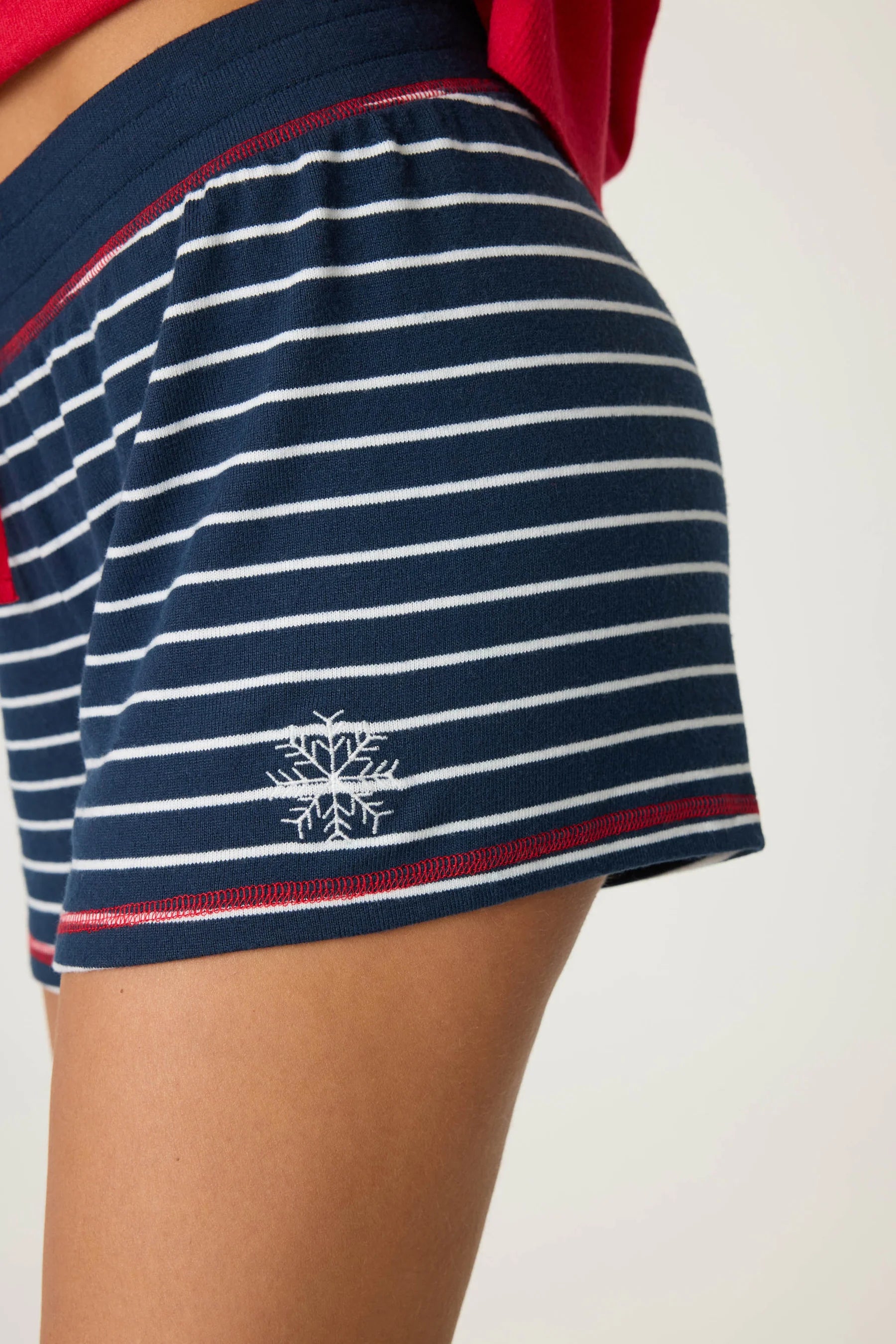 Final Sale Snowflake Kisses Shorts