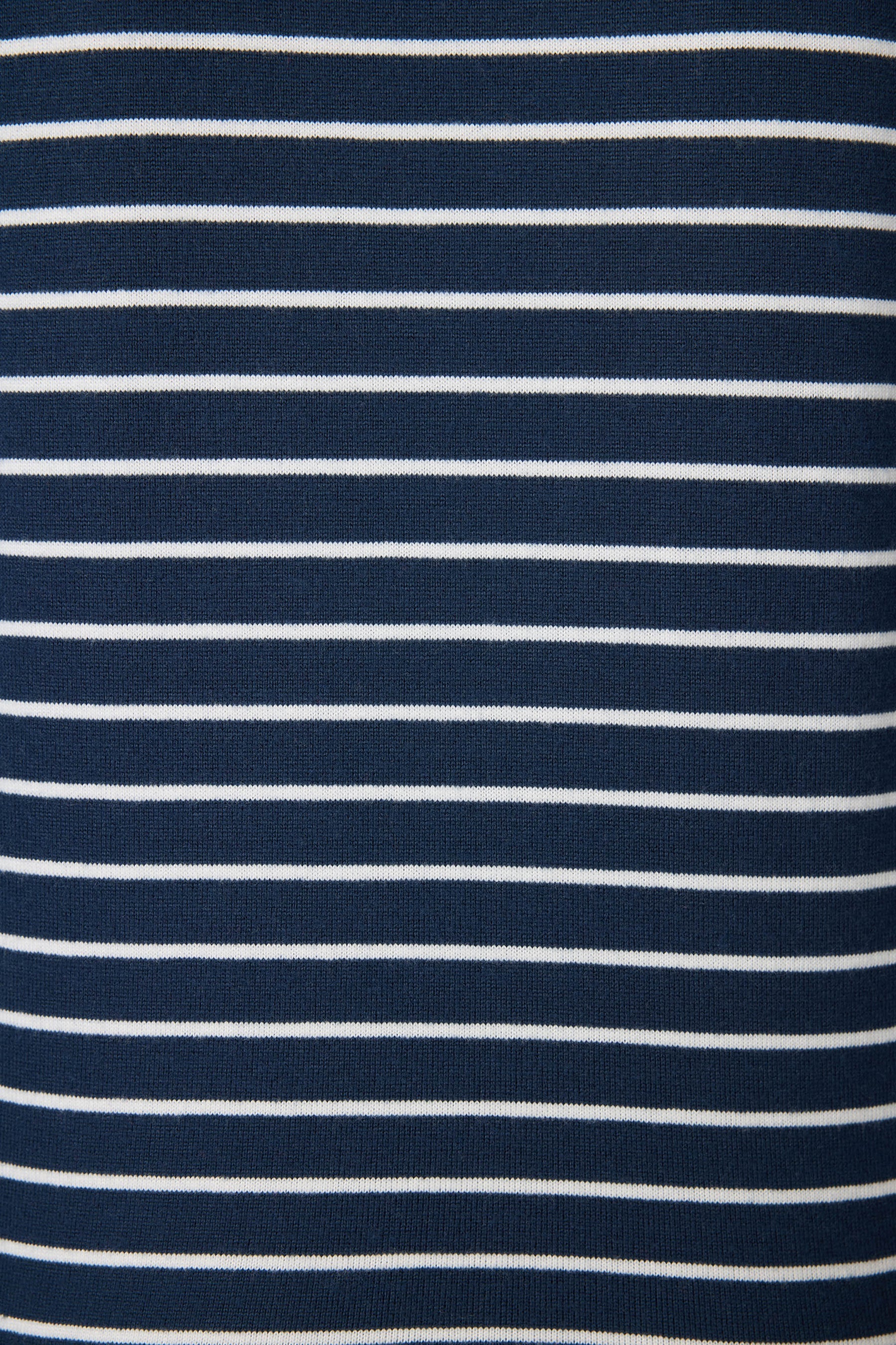 Final Sale Snowflake Kisses Shorts