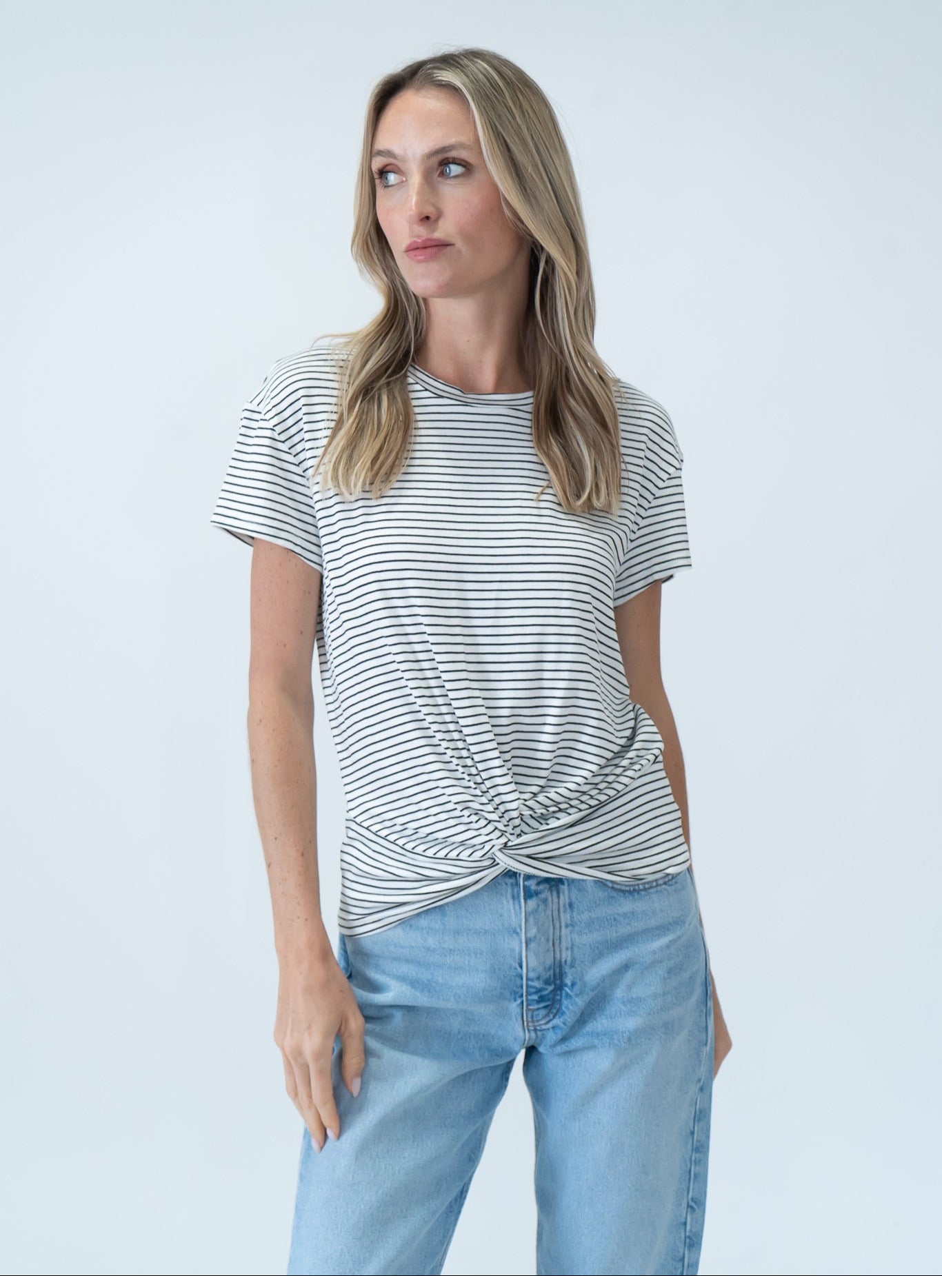 Sale Kelly Twist Bottom Tee Ivory/Black