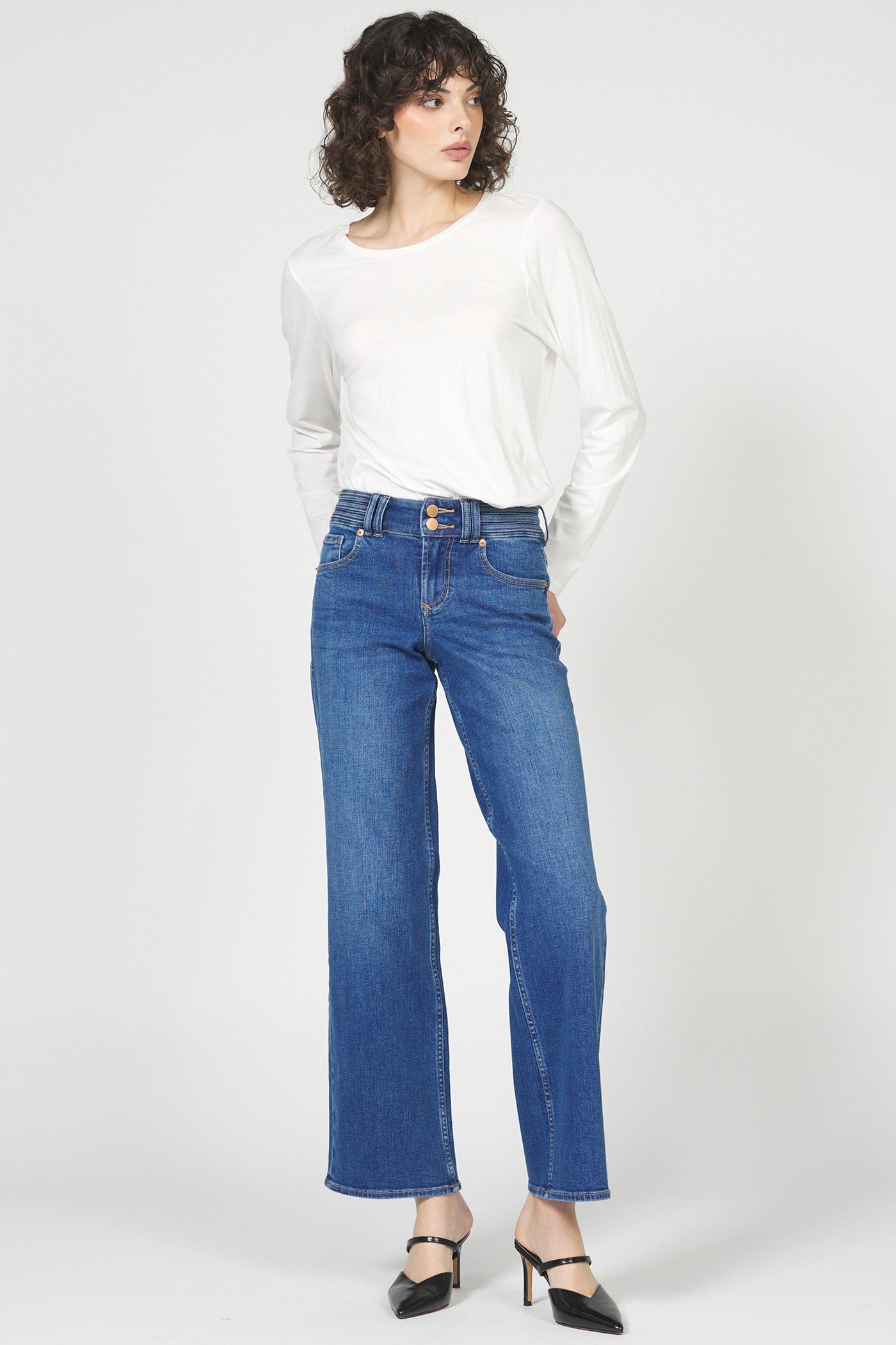 Taylor Straight Leg Mid-Rise Jeans Violet Blue