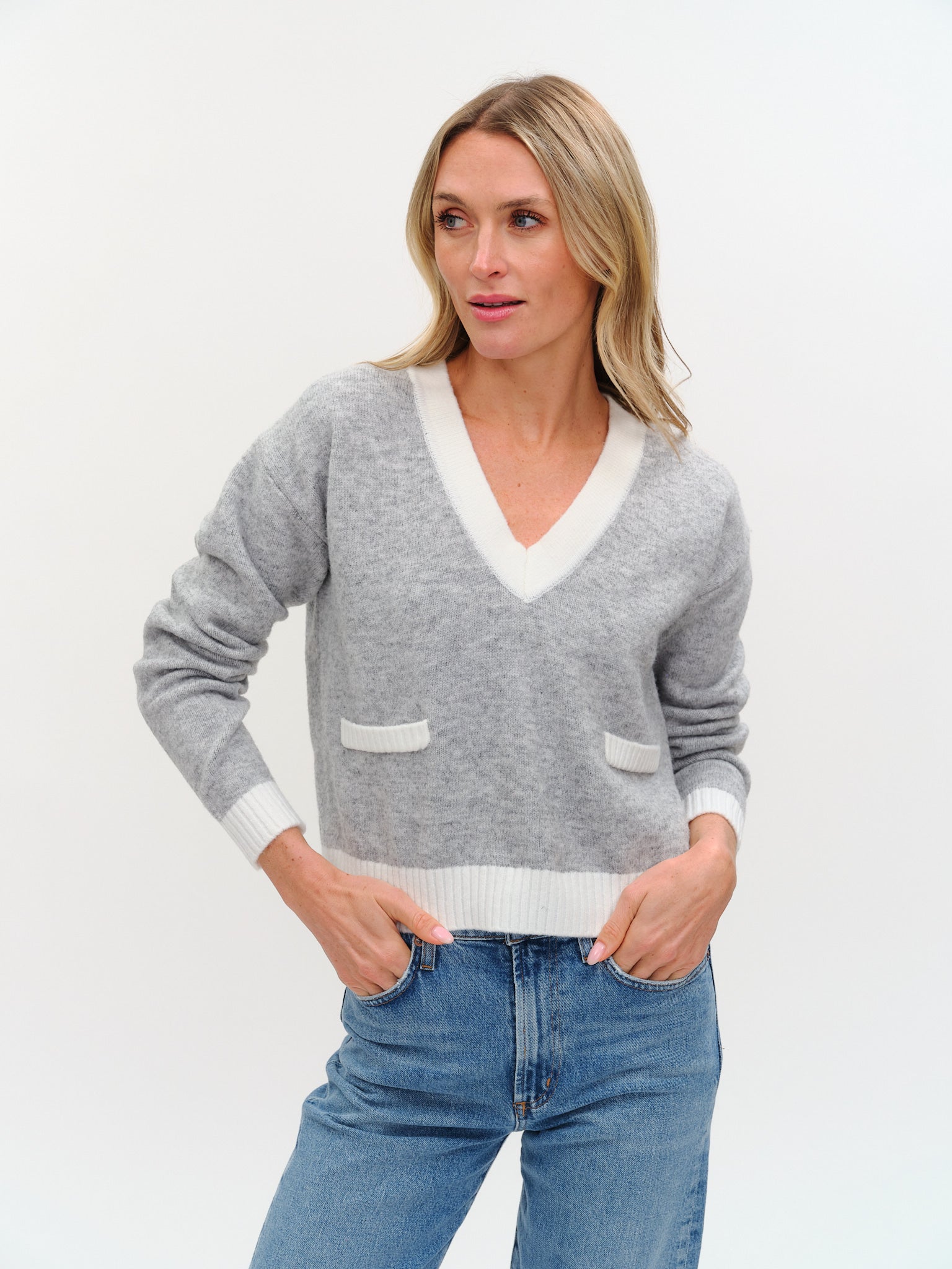 Libby V-Neck Sweater Heather Grey
