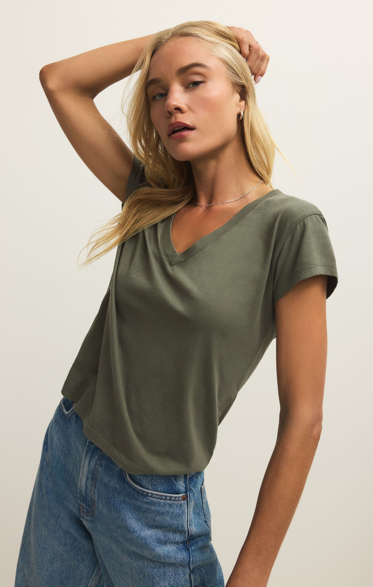Modern V-Neck Tee Tea Leaf